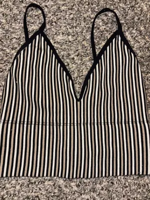 Going out top Multiple Size XS thumbnail 1