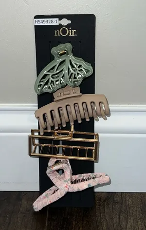 NEW Noir Claw Clips Tan thumbnail 1