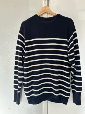 Classic oversized Brandy Melville "Brianna" striped sweater in navy blue and white. Super soft, chunky, and breathable knit made from 100% cotton. thumbnail 5