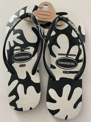 NWT Havaianas Women’s Slim Coral Slip on Black & White Flip Flops thumbnail 4
