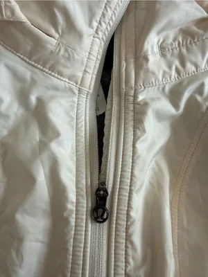 Lululemon Kanto Catch Me Run Jacket size 10 thumbnail 4