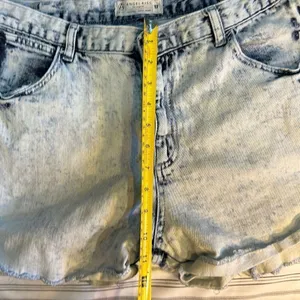 Angels Kiss Jean Shorts Size 17. Waist: 34 inches thumbnail 3