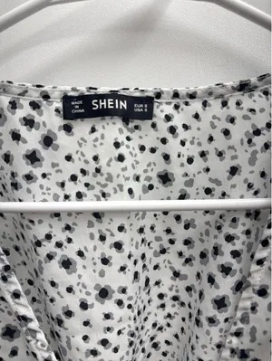 Women’s Size small dress thumbnail 4