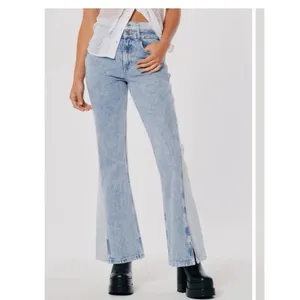 Hollister Social Tourist Denim Flare Ultra High Rise Jeans Two Tone thumbnail 2