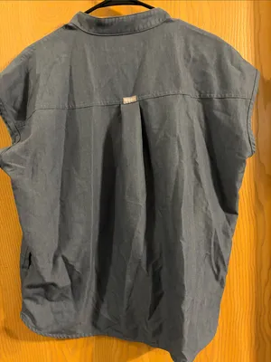 Figs Women’s‎ Rafeala Oversized Heather Denim Scrub Top Large thumbnail 8