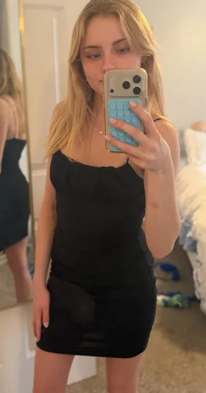 Black dress Size XS thumbnail 1