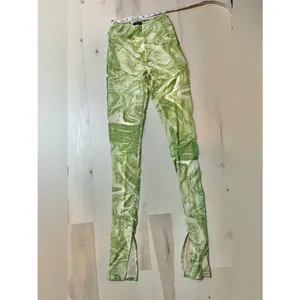 Naked Wardrobe NWT Women Small Green White Marble Swirl Print Mesh Leggings thumbnail 6