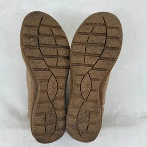 Baretraps Tan Chelsea Ankle Booties Faux Leather Round Toe Size 7M‎ BC0016702 thumbnail 9