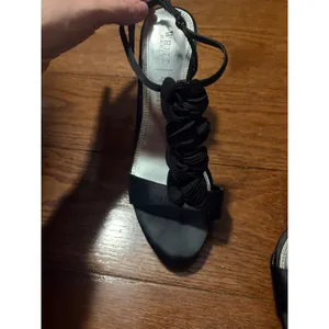 White House Black‎ Market Beverly Heels Floral Rosette Black Satin Platform 7M thumbnail 6