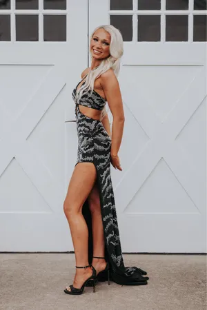 Ashley Lauren Prom Dress thumbnail 2