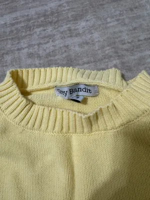 Grey Bandit butter yellow sweater size medium thumbnail 2