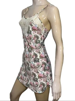 Victoria’s Secret Women’s Size P XS Vintage Paisley Printed Chemise w Cream Lace thumbnail 3