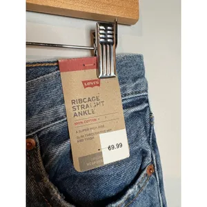 NWT Levi's Ribcage Straight Ankle jeans thumbnail 2