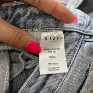 Risen NWT High Rise Distressed Boyfriend Medium Wash Jeans Size 2XL thumbnail 11