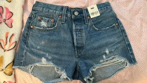 Levi’s 501 High-Rise Shorts thumbnail 1