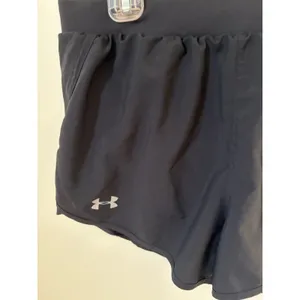 Under Armour Womens Size M Shorts HeatGear Black Running Loose Fit Lined Stretch thumbnail 2
