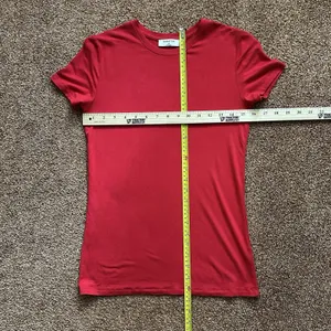 Aritzia Babaton T Shirt Womens XS Short Sleeve Red Long Line Classic Preppy City thumbnail 5