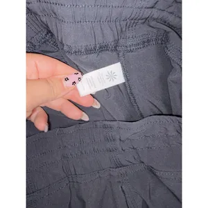 Athleta La Viva Pants, which feature a signature ruched (gathered)Size 6 thumbnail 5
