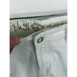 Cute Womens Capri Jeans Size 4 White thumbnail 3