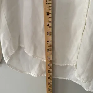 Cloth & Stone Tencel Button Down Shirt Raw hem and pockets Size Small White thumbnail 9