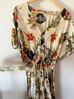 Boho Flower Dress size Medium Multiple thumbnail 5