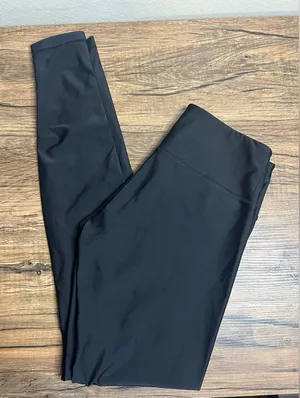 Lululemon Black Performance Leggings 30” | Size 6 thumbnail 1