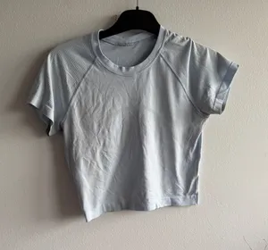 Lululemon Swiftly Tech Short Sleeve crop Light Blue Size‎ 6 flaw thumbnail 1