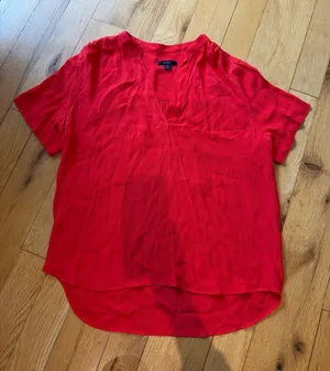 J. Crew Red V-Neck Short Sleeve Blouse Size Medium - C1-318 thumbnail 1