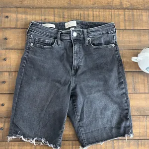 Bermuda High rise  shorts thumbnail 1