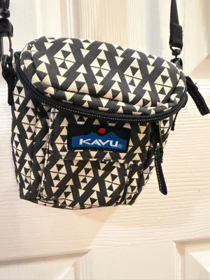 Kavu Black & White Geo Print Crossbody Bag thumbnail 2