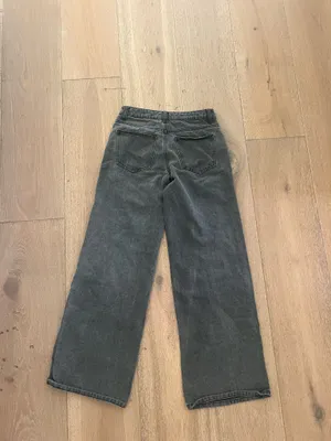 Edikted XS Jeans Black thumbnail 3