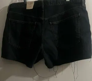 Mid Rise 90’s Baggy Shorts Black Denim Cutoff Shorts thumbnail 2