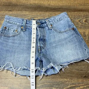 Levi's 501 Denim Cut Off Jean Shorts Women's Size 24 Raw Hem Booty Button Fly thumbnail 4