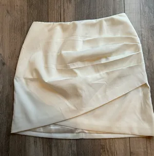 DO+BE White boutique mini skirt thumbnail 2