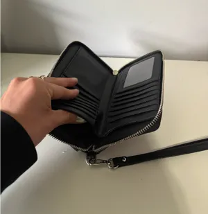 Michael Kors Wallet thumbnail 4