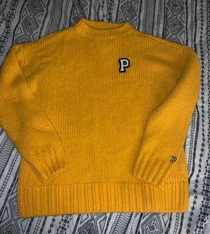 Pink Sweater thumbnail 1