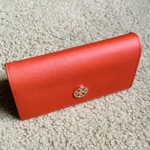 Tory Burch sunglasses case 🕶️👓 thumbnail 2
