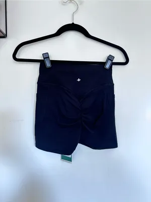 NWT Halara Black UltraSculpt Buff Lifting Athletic Shorts Size XS thumbnail 2