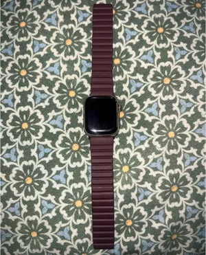 Series 7 Apple Watch 41mm Gold thumbnail 6