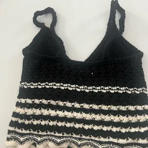 American Eagle Black & Cream Knit Crop Tank Top thumbnail 4