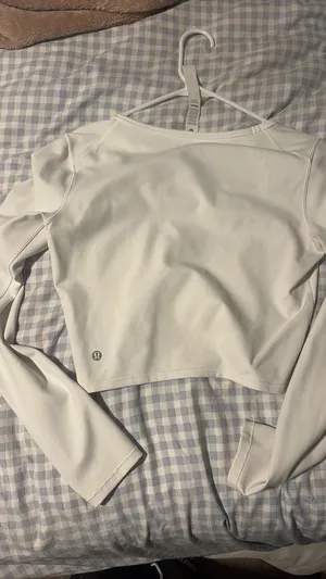 Lululemon Long Sleeve thumbnail 2