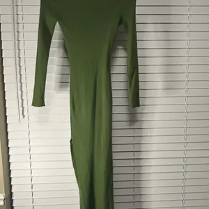 Maternity Dress Forum Green Ribbed Long Sleeve V-Neck Bodycon Dress thumbnail 6
