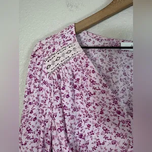Astr The Label Pink Fuchsia Floral Smocked Lace Blouse size Medium $88 thumbnail 4