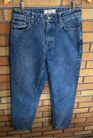 Free People We The Free Relaxed Fit High Waist Mom Jeans Size 26 thumbnail 1