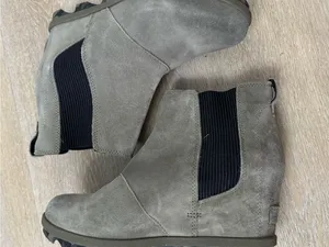 Sorel Suede Green Chelsea Bootie Ankles Boots thumbnail 2