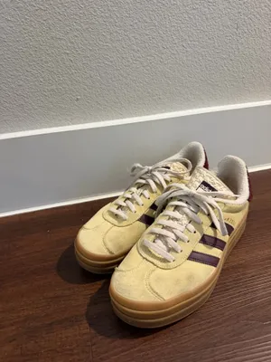 Adidas Shoes Gazelle Women’s 8 thumbnail 2