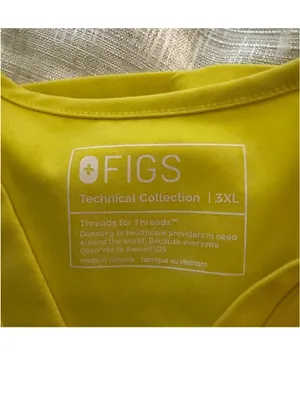 FIGS Scrub Top thumbnail 2