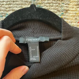 Forever 21 Cropped Turtle Neck Long Sleeve thumbnail 5