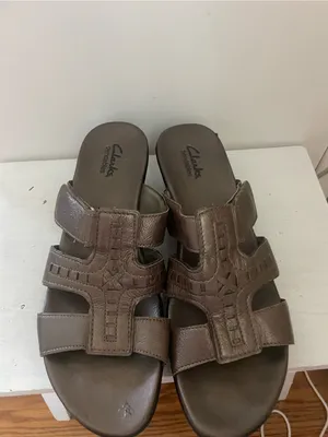 Clarks Women's Brown‎ Leather Slide Sandals 9.5 NOTE PIC of blemish thumbnail 2