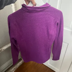 Patagonia women’s purple‎ pullover fleece size medium thumbnail 5
